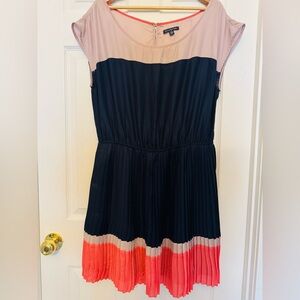 American Eagle Outfitters Color Block Accordion Pleat Dress, size XL